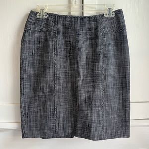 Banana Republic blue and white tweed business casual skirt, size 4, VGUC